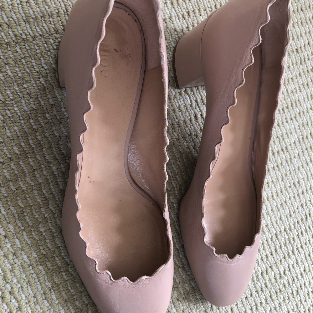 Chloe pumps, beige scalloped design.Low heel.
